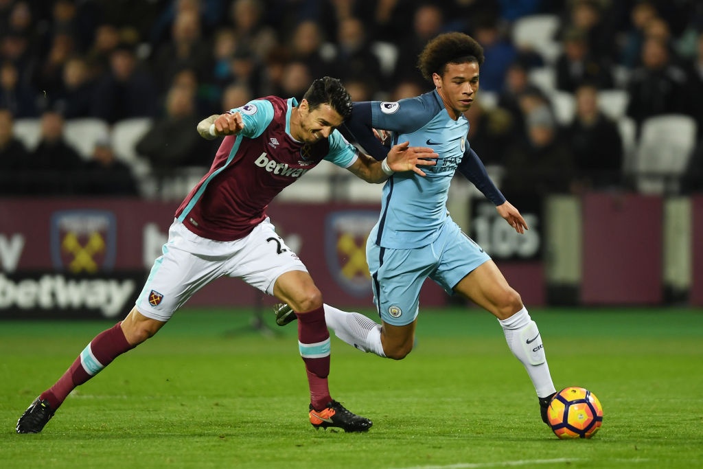 Stones do mau khi Man City thang anh 2