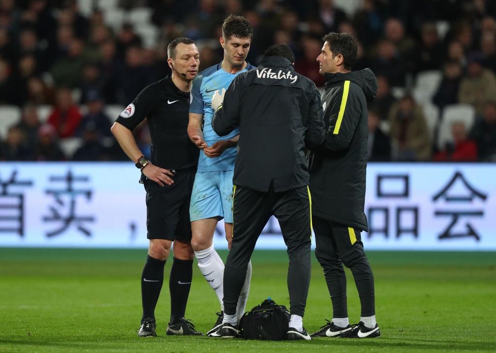 Stones do mau khi Man City thang anh 8