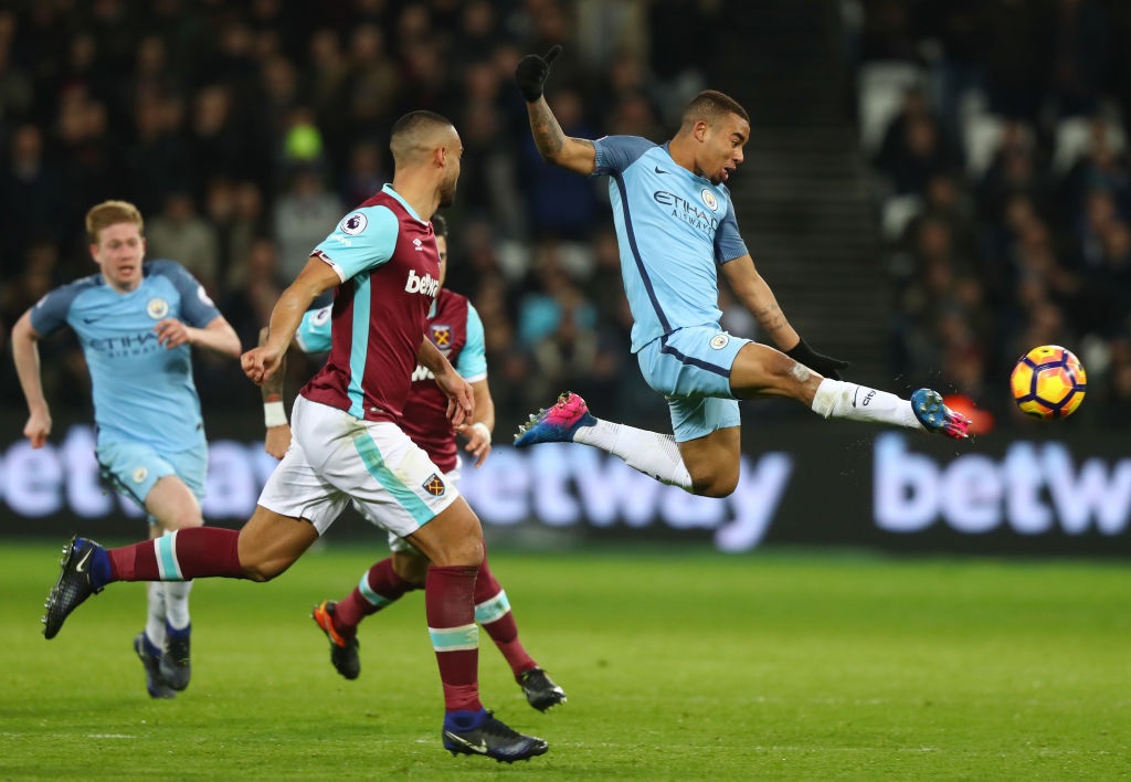 Stones do mau khi Man City thang anh 6