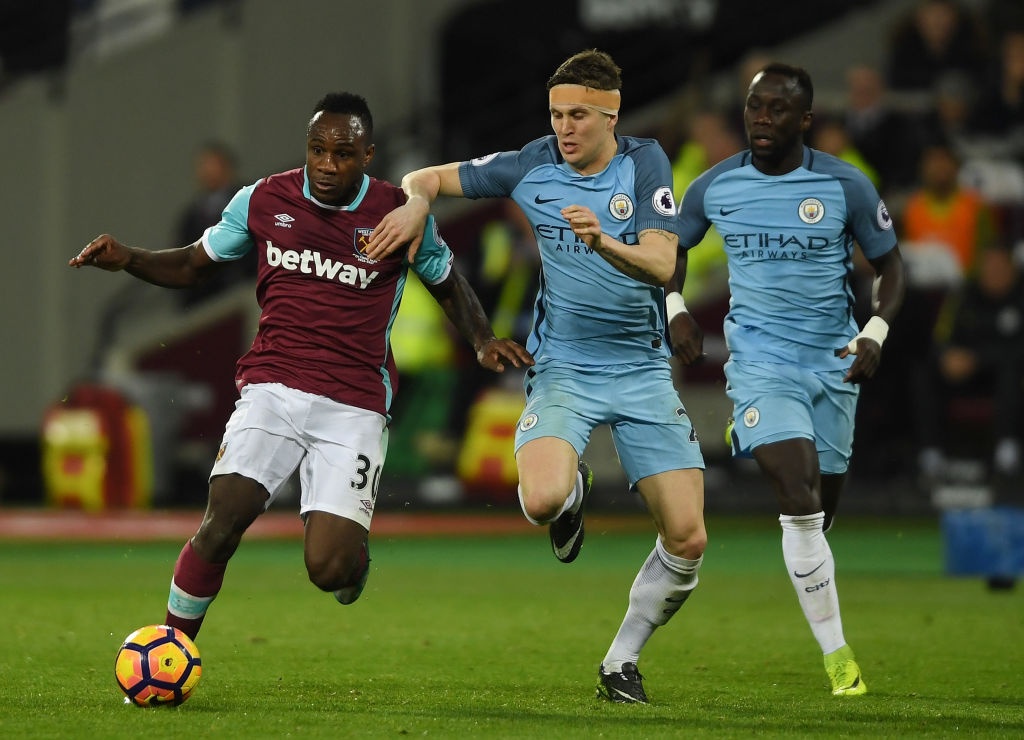 Stones do mau khi Man City thang anh 9