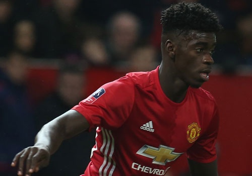 MU giu chan hau ve 19 tuoi den nam 2020 hinh anh