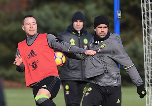 John Terry tum ao Diego Costa tren san tap hinh anh
