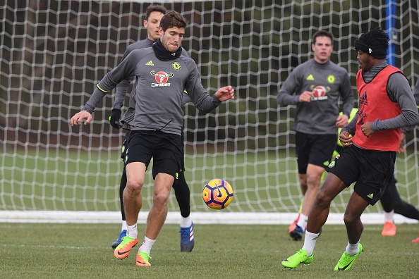 Terry túm áo Costa tranh bóng quyết liệt ảnh 7 Terry tum ao Costa tranh bong quyet liet anh 7