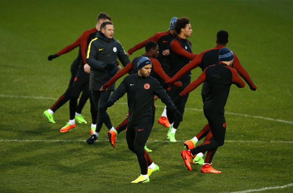 Pep Guardiola so nhat Falcao ben phia Monaco anh 8