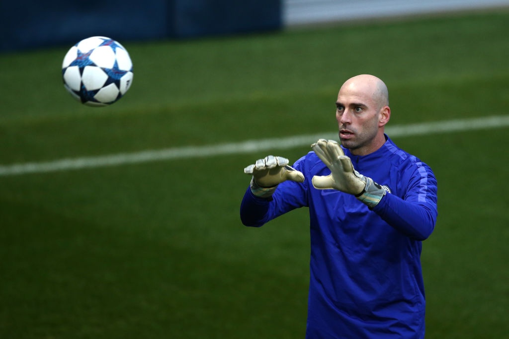 Pep Guardiola so nhat Falcao ben phia Monaco anh 7