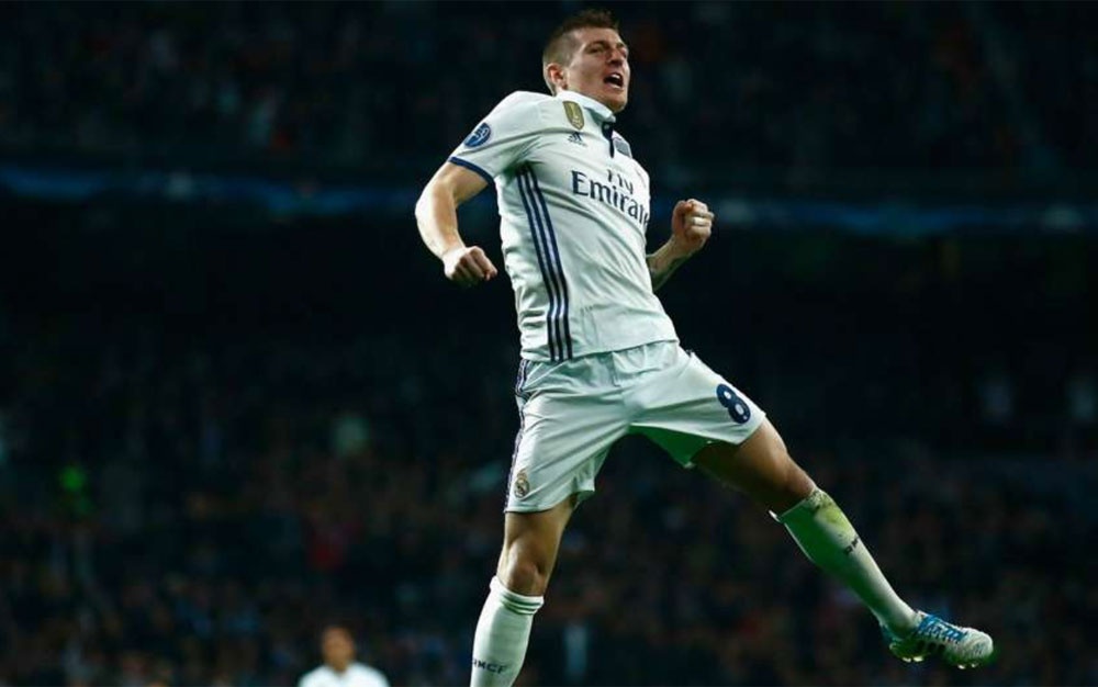 Doi hinh luot di vong 1/8 Champions League anh 8