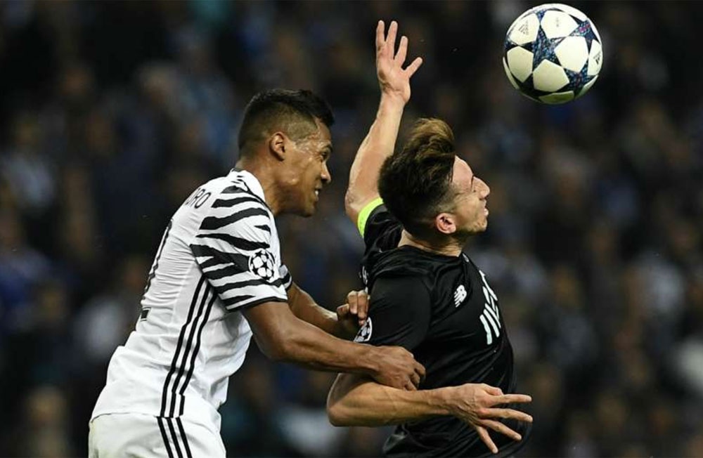 Doi hinh luot di vong 1/8 Champions League anh 6