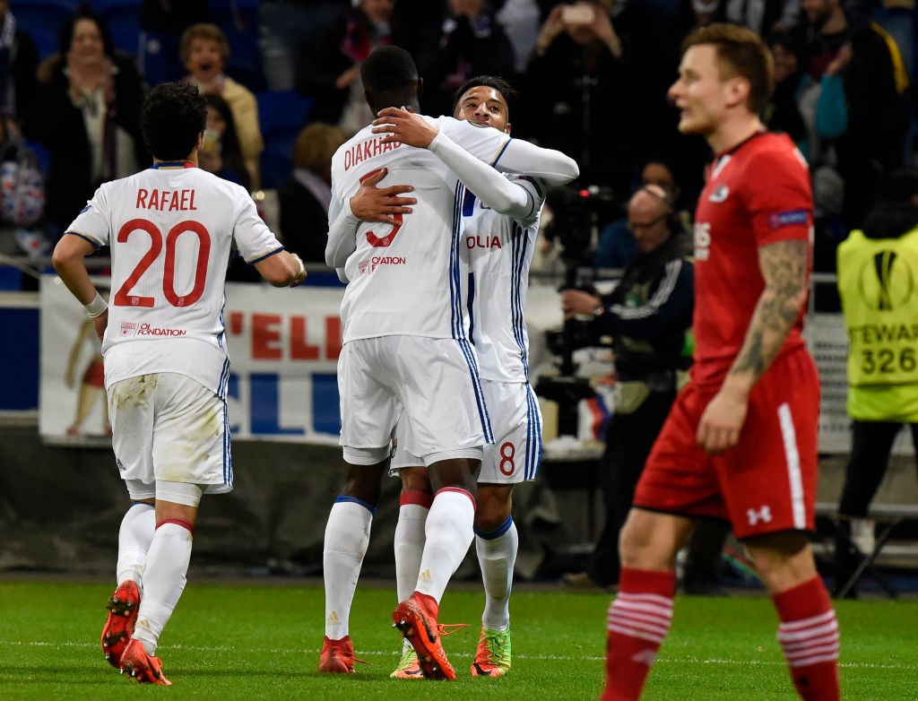 Lyon thang 11-1 o cup chau Au anh 9