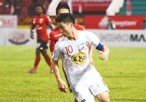 CLB Long An 0-3 CLB HAGL: Cong Phuong, Van Thanh ghi ban hinh anh