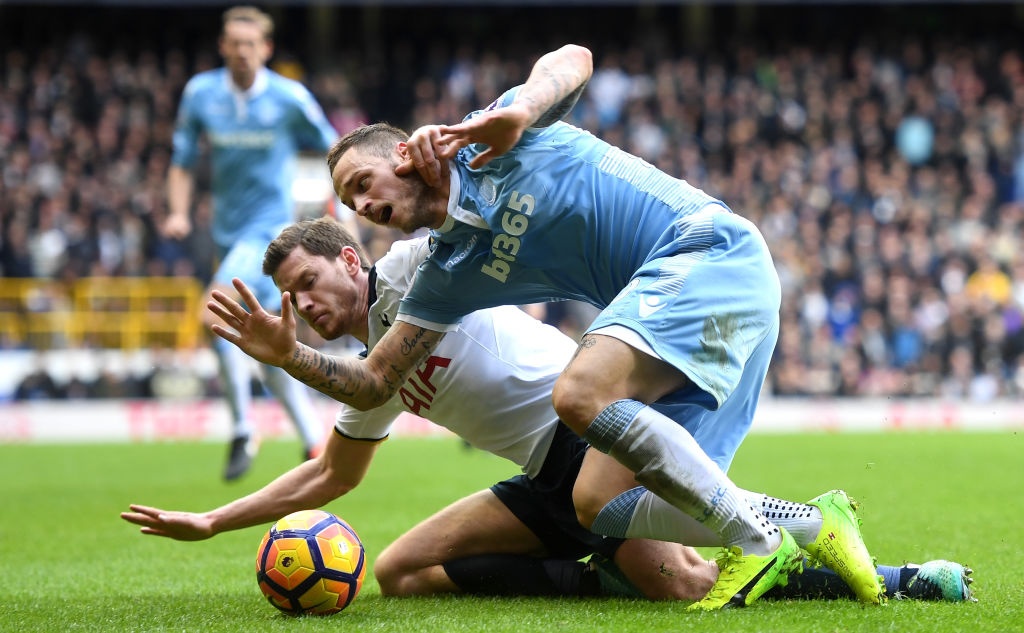 Kane giup Tottenham len vi tri thu 2 anh 9