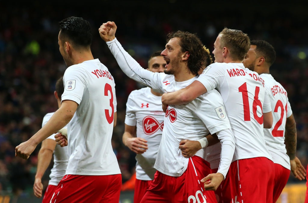 Ibrahimovic giup MU vo dich League Cup anh 7