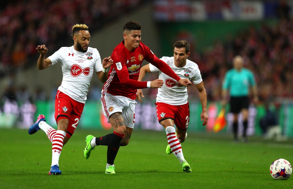 Ibrahimovic giup MU vo dich League Cup anh 2