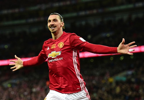 Ibrahimovic ghi cu dup, MU vo dich League Cup hinh anh