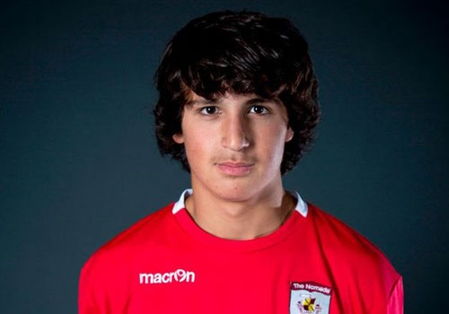 Cau thu 14 tuoi gia nhap MU nho thanh tich dac biet hinh anh