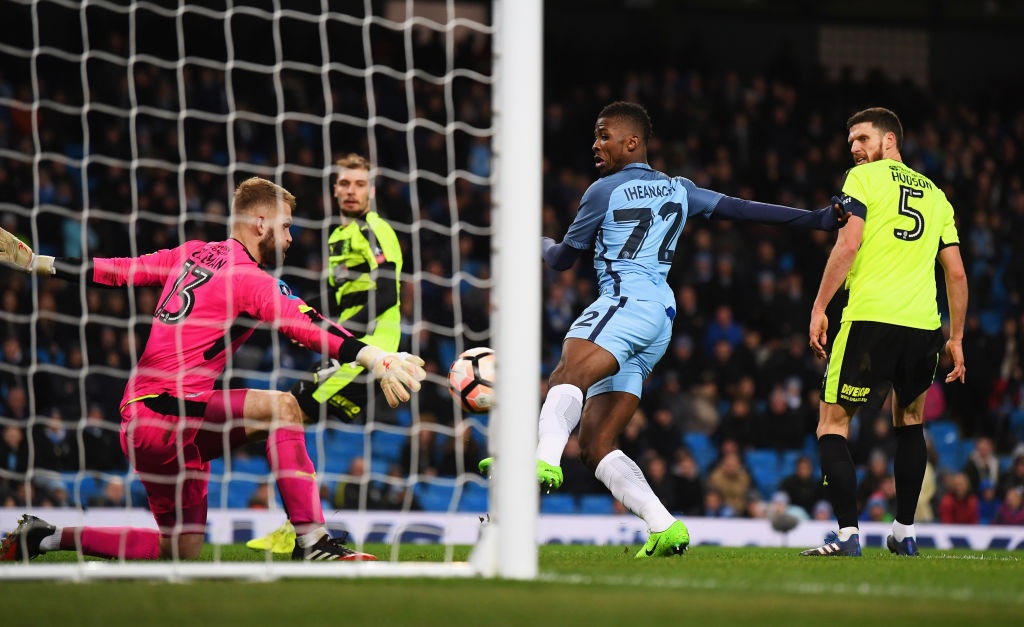 Aguero sam vai nguoi hung o FA Cup anh 9