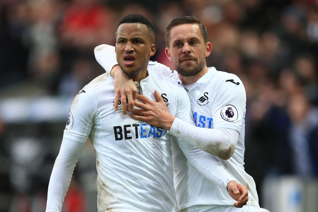 Doi hinh hay nhat vong 27 Premier League anh 6