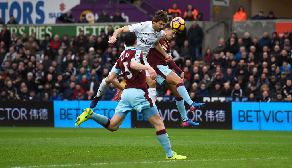 Doi hinh hay nhat vong 27 Premier League anh 12