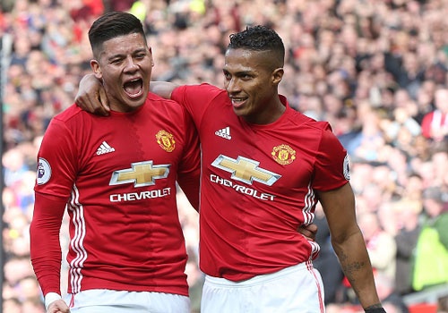 Hau ve MU vao doi hinh hay nhat vong 27 Premier League hinh anh