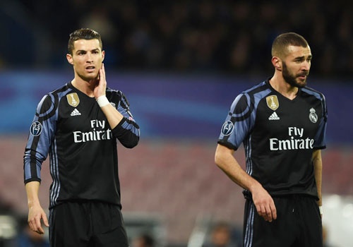 Ronaldo, Benzema va Bale im tieng, Real van thang Napoli hinh anh