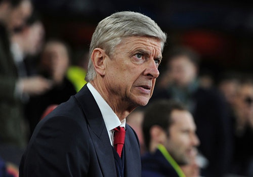 Wenger chi trich trong tai, xin loi co dong vien Arsenal hinh anh