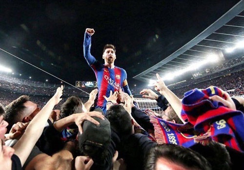 Cau thu Barca tu hao khoe ky luc Champions League tren mang xa hoi hinh anh