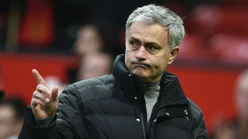 Mourinho bat an truoc Rostov anh 1