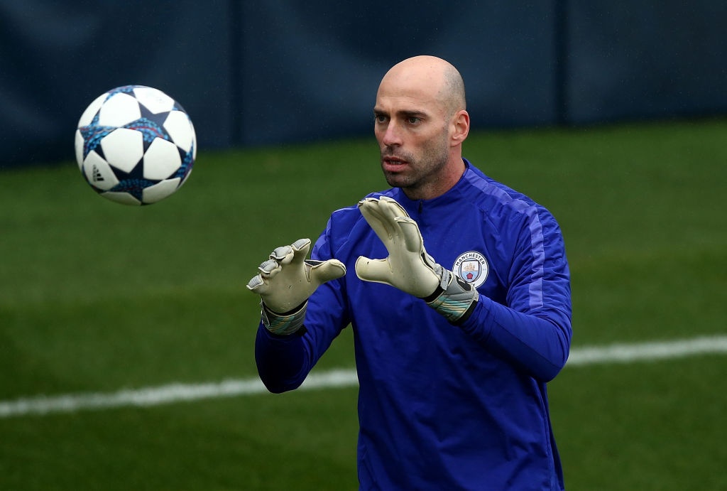 Toàn đội Man City cười sảng khoái ảnh 8 Toan doi Man City cuoi sang khoai anh 8