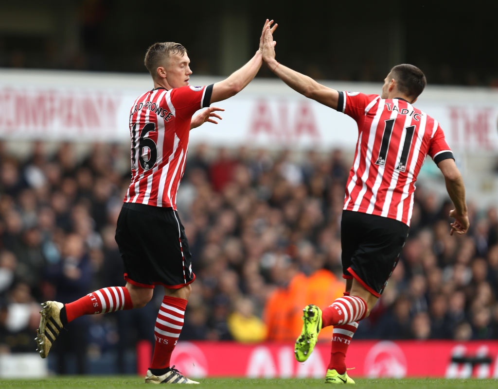 Tottenham no luc bam duoi Chelsea anh 8