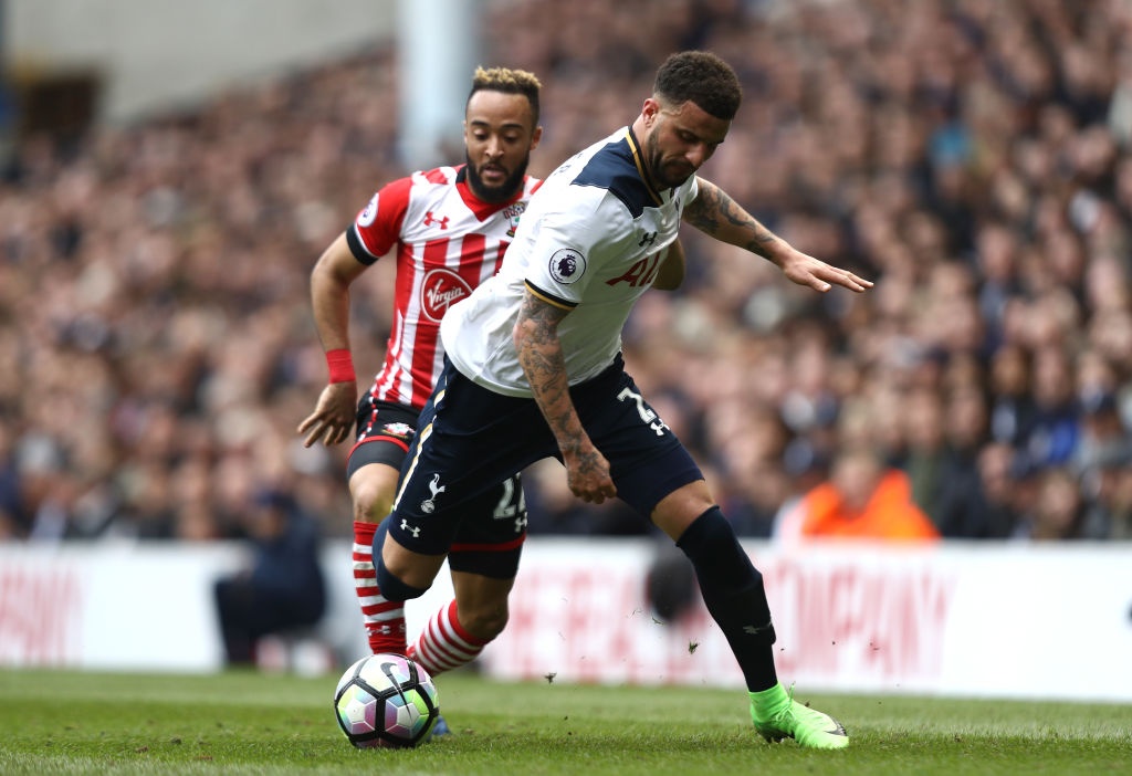 Tottenham no luc bam duoi Chelsea anh 9