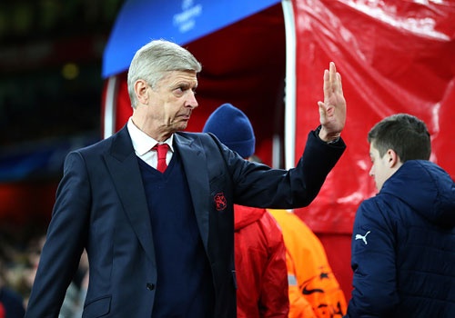 Cau thu Arsenal ung ho Wenger ky hop dong moi hinh anh