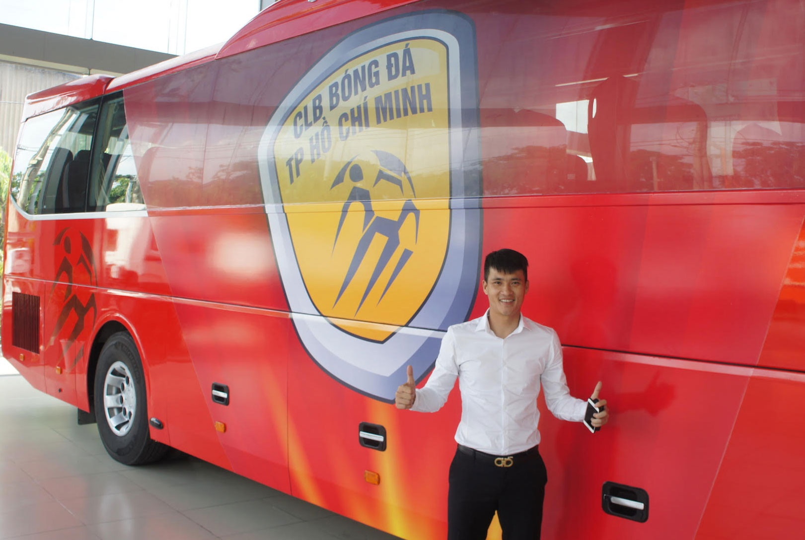 CLB TP.HCM co xe moi anh 5