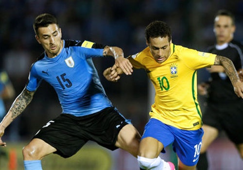 Uruguay 1-4 Brazil: Neymar lop bong ghi ban, Paulinho lap hat-trick hinh anh