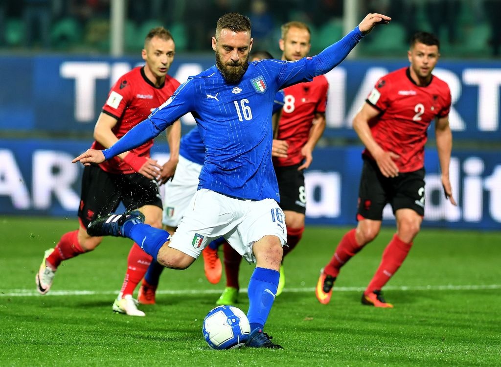 Buffon giu sach luoi trong tran thu 1000 anh 6