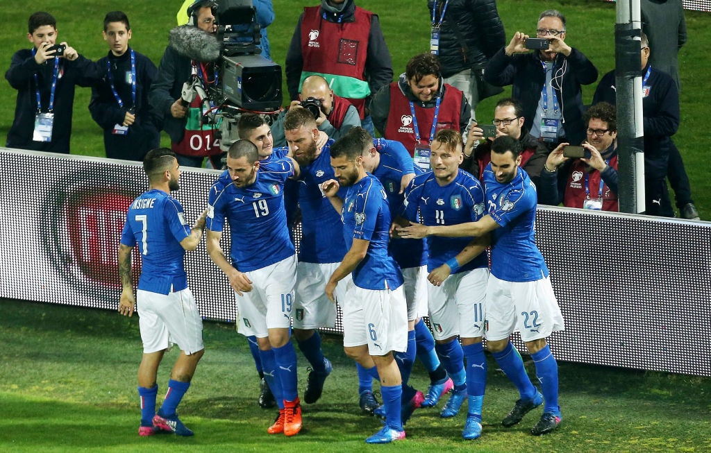 Buffon duoc vinh danh khi lap ky luc anh 6