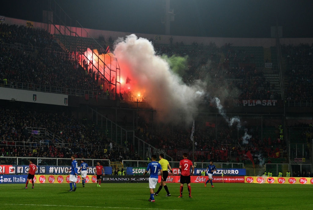 Buffon duoc vinh danh khi lap ky luc anh 5