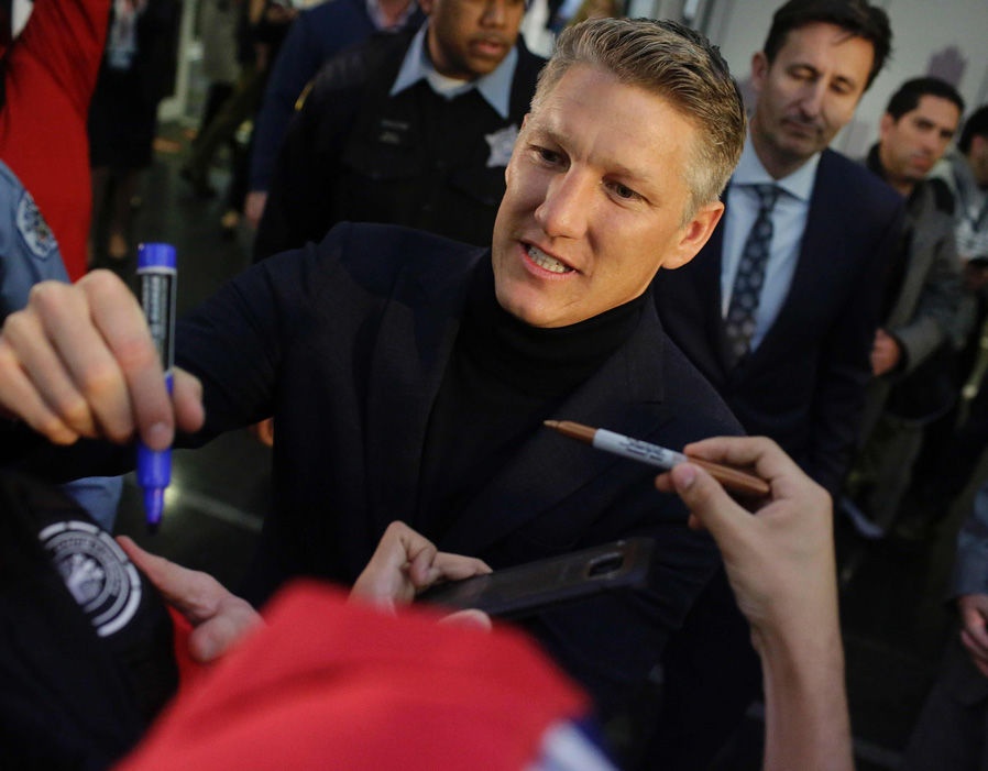 Schweinsteiger được chào đón như người hùng ảnh 6 Schweinsteiger duoc chao don nhu nguoi hung anh 6