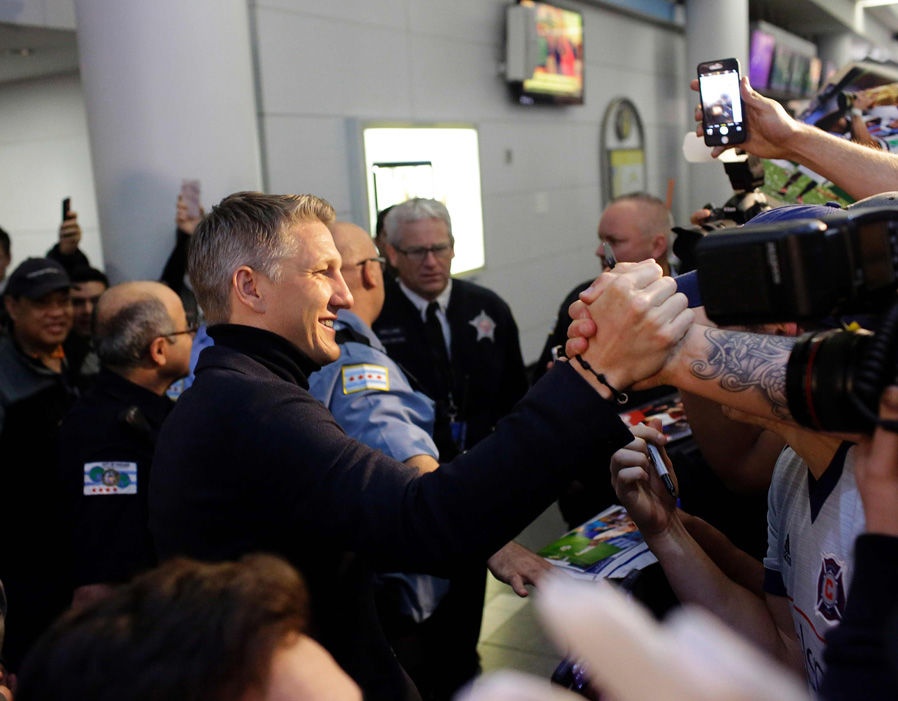 Schweinsteiger được chào đón như người hùng ảnh 4 Schweinsteiger duoc chao don nhu nguoi hung anh 4