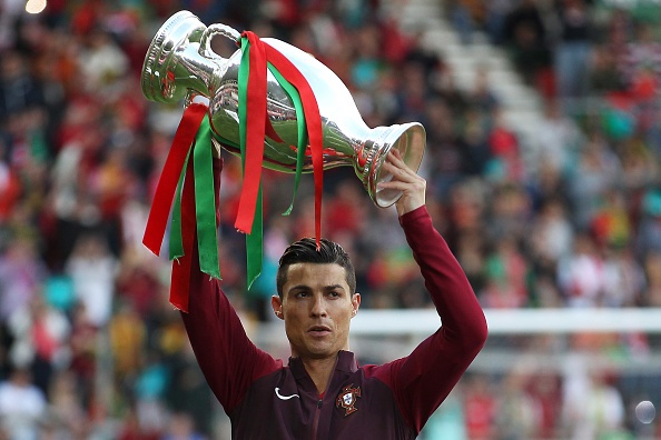 Ronaldo lot top 10 chan sut doi tuyen anh 1