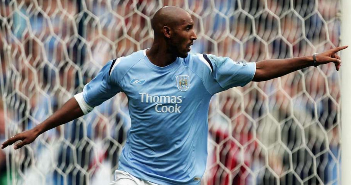 Cau thu khoac ao Arsenal,  Man City anh 9