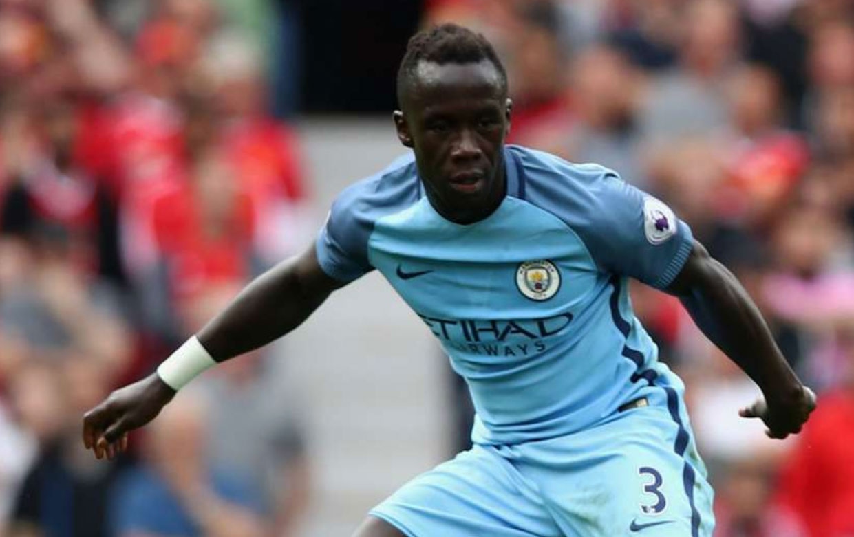 Cau thu khoac ao Arsenal,  Man City anh 5