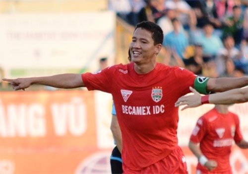 Doi bong cua Cong Vinh thua 0-1 truoc Binh Duong hinh anh