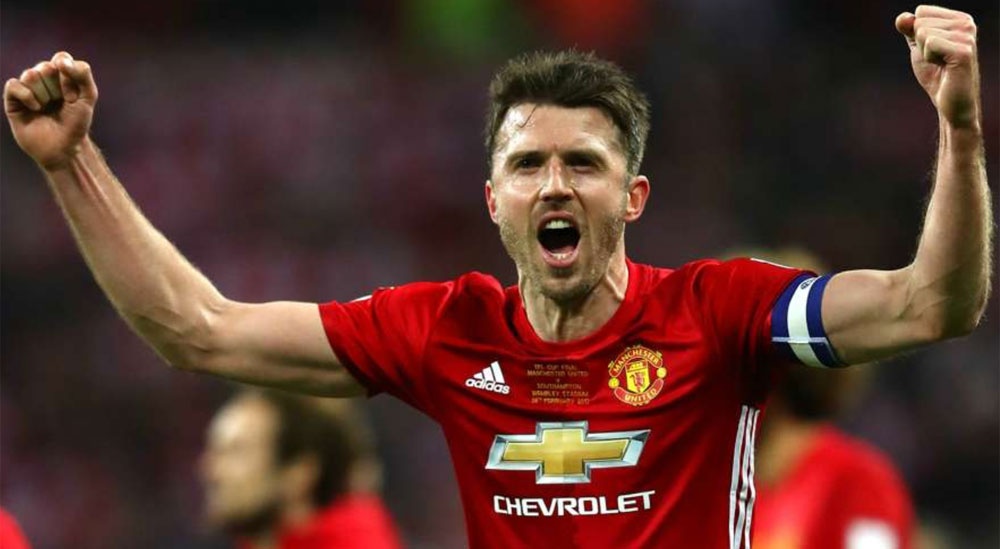 Carrick vao doi hinh hay nhat vong 30 anh 7