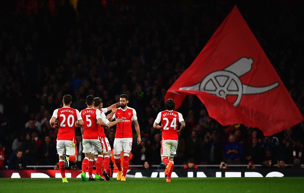 Co dong vien Arsenal phan khich khi chung kien chien thang 3-0 hinh anh