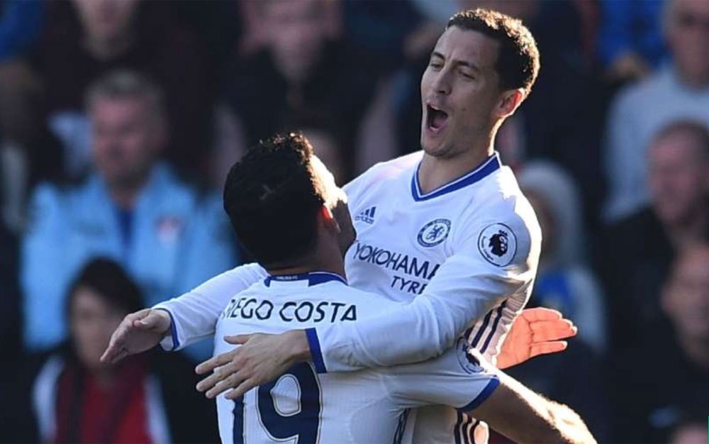 Ibra khong duoc vao doi hinh hay nhat anh 9