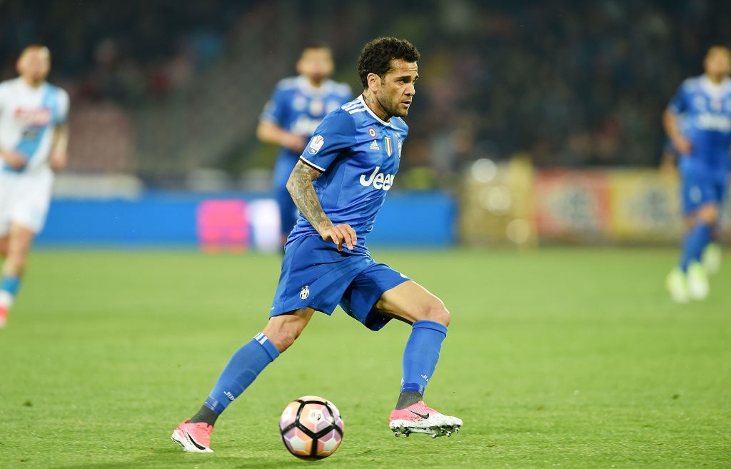 Doi hinh ket hop Juventus va Barca anh 5