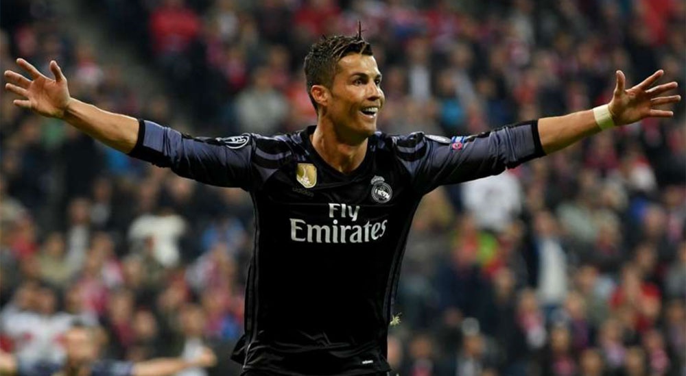 Ronaldo sang nhat doi luot di tu ket anh 11