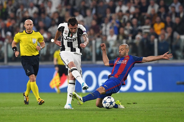 Barca mat ngoi sao truoc sieu kinh dien anh 1