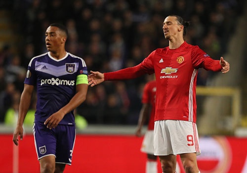 Jose Mourinho 'can loi' voi hang tien dao MU hinh anh