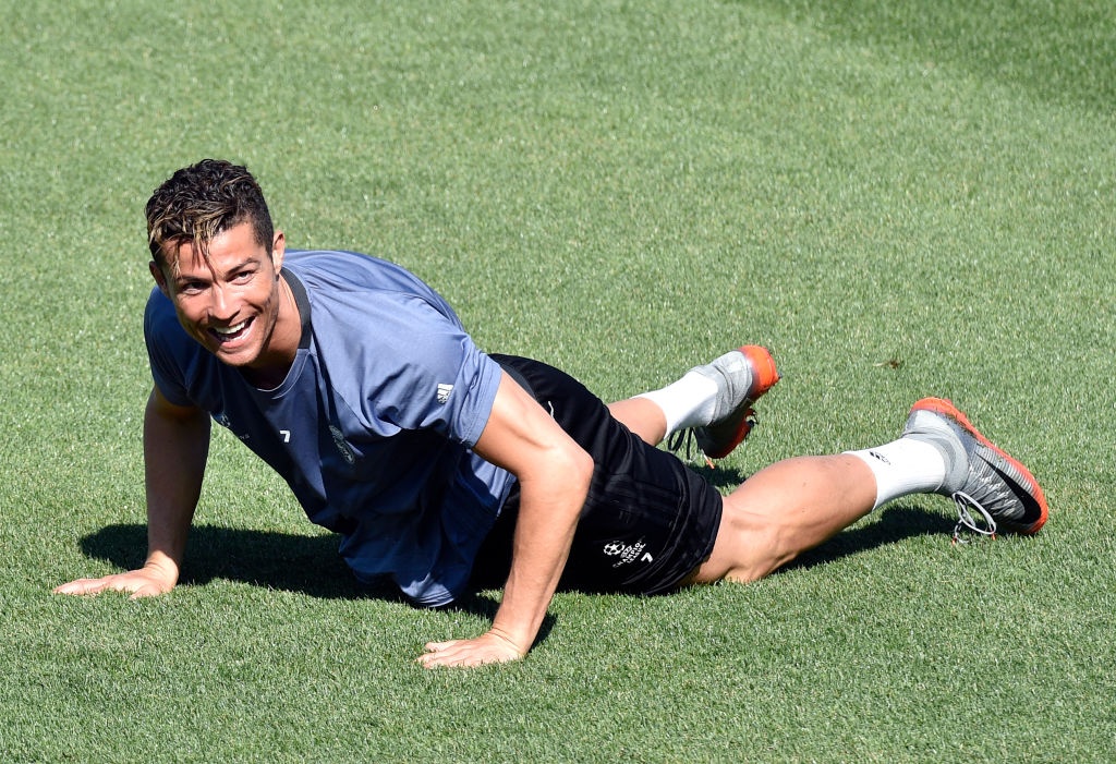 Ronaldo san sang giup Real ha Bayern anh 4