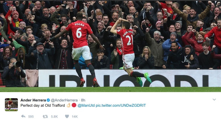 Cầu thủ MU đua nhau ăn mừng ảnh 2 Cau thu MU dua nhau an mung anh 2